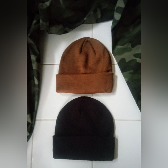 Brown and Black Beanie Set - Picture 6 of 6